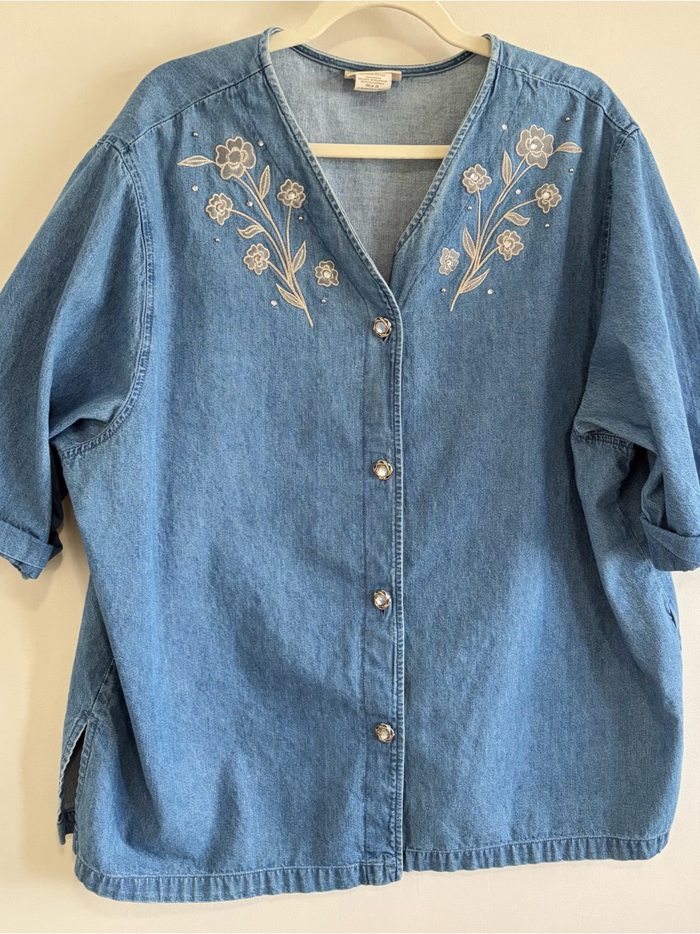Vintage 90s Blue Denim Embroidered Floral Button Front Top Womens 2X Cottage